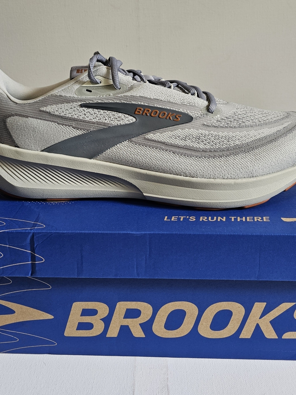 Brooks REVEL 9 Men’s Gray Running Shoe - Lightweight Performance MENS 13